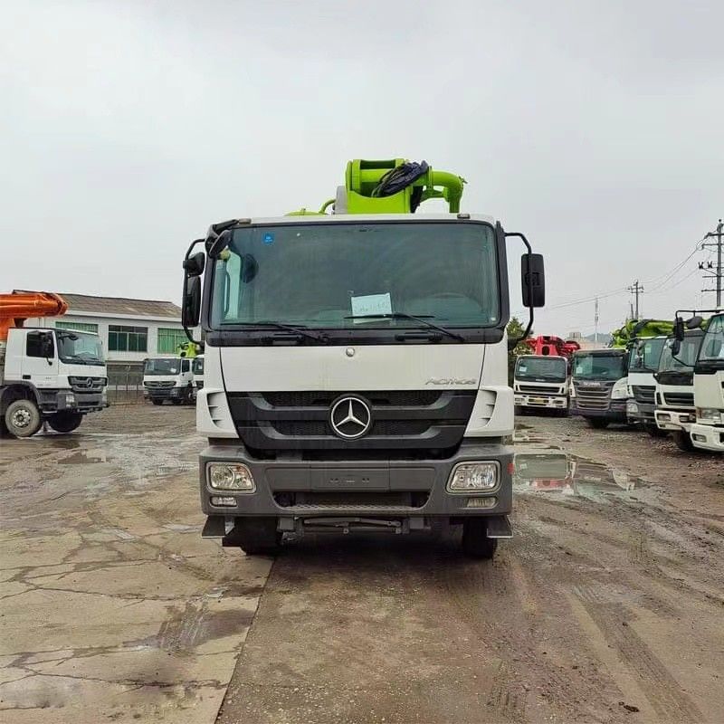 액트로스 3341 콘크리트 펌프 붐 트럭 287 kw 5 팔 360Bar 유압력