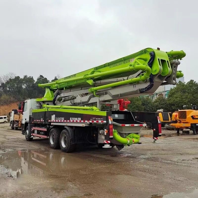 액트로스 3341 콘크리트 펌프 붐 트럭 287 kw 5 팔 360Bar 유압력